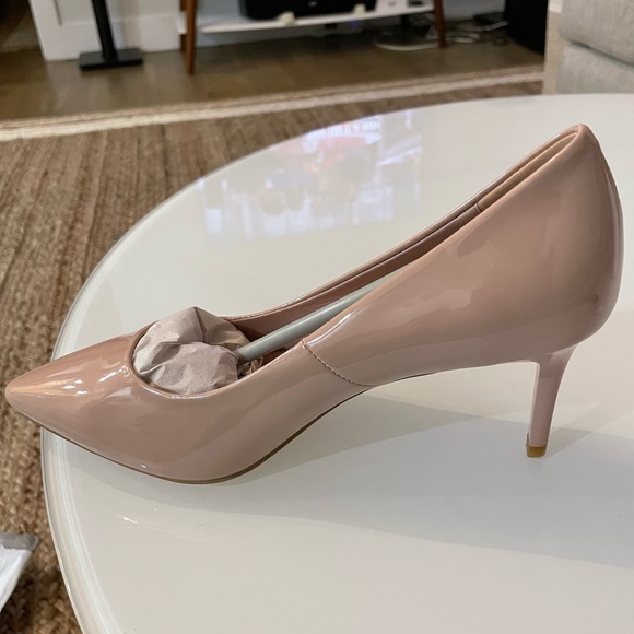 Patent Nude Low Heel - Picture 8 of 8